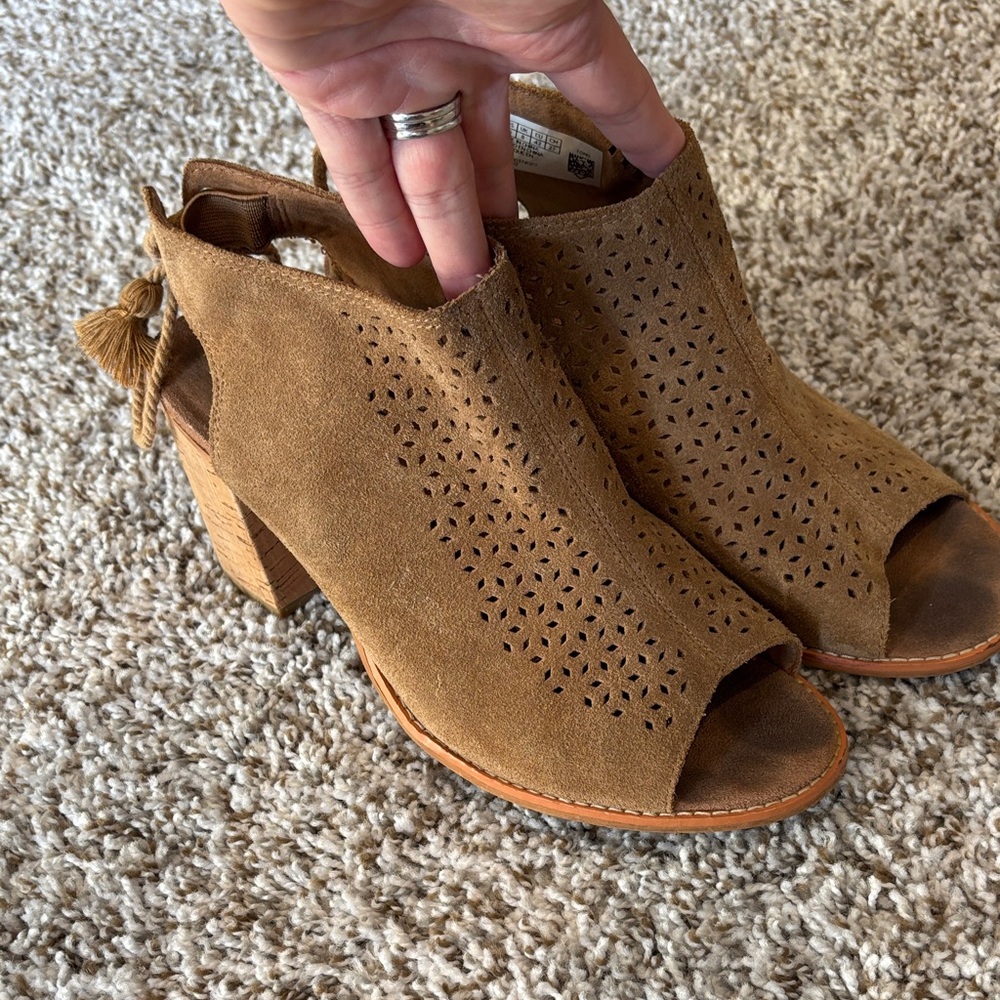 Toms Brown Peep-Toe Block Heel Sandals